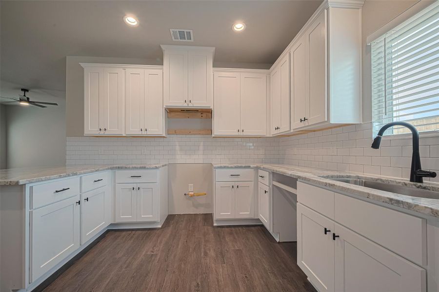 Furnished interior view inside a new home in La Segarra, Brookshire (Image 15).
