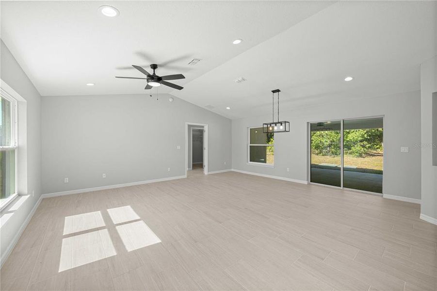 Spacious, unfurnished interior of a new home in , Dunnellon (Image 29).