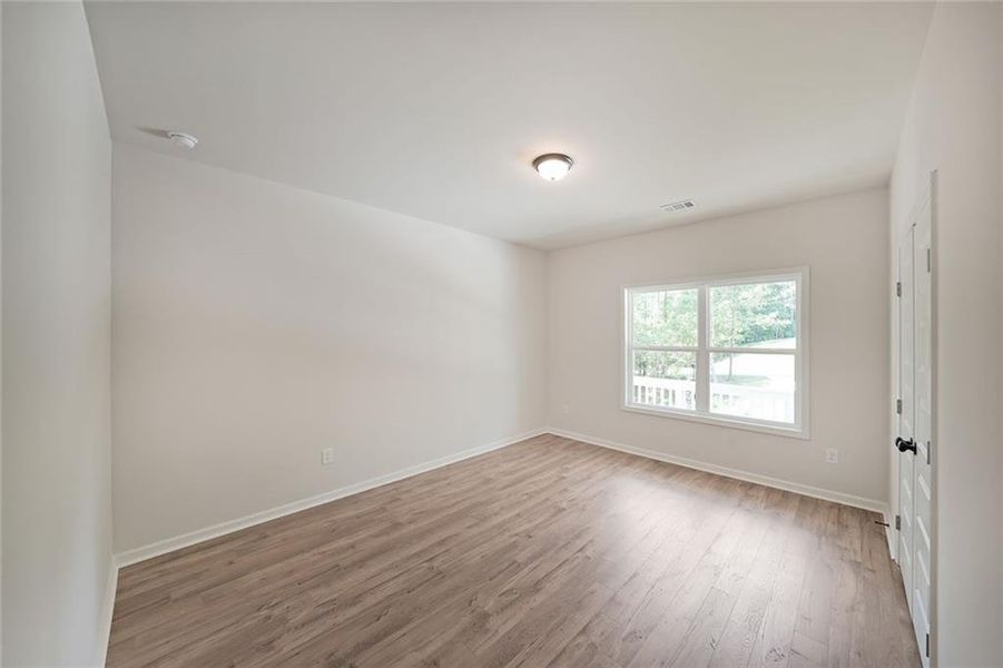 Spacious, unfurnished interior of a new home in , Dahlonega (Image 12).