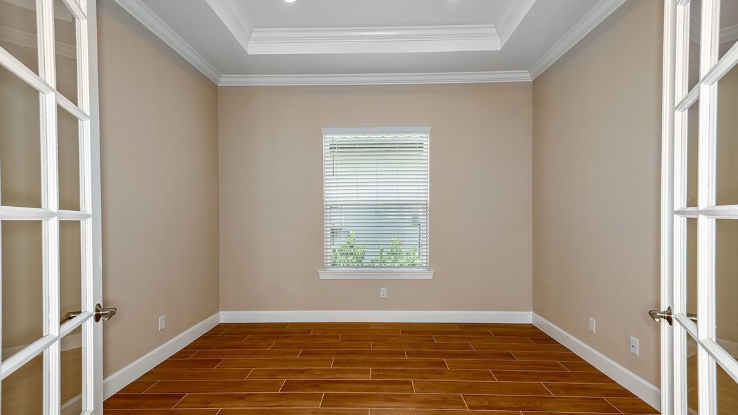 Spacious, unfurnished interior of a new home in Esplanade at Wiregrass Ranch, Wesley Chapel (Image 22).