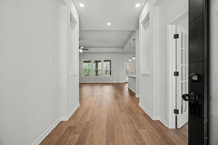 Spacious, unfurnished interior of a new home in Encino Estates, Dayton (Image 16).
