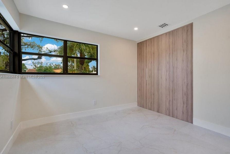 Spacious, unfurnished interior of a new home in , Fort Lauderdale (Image 20). Spacious, unfurnished interior of a new home in , Fort Lauderdale (Image 20).