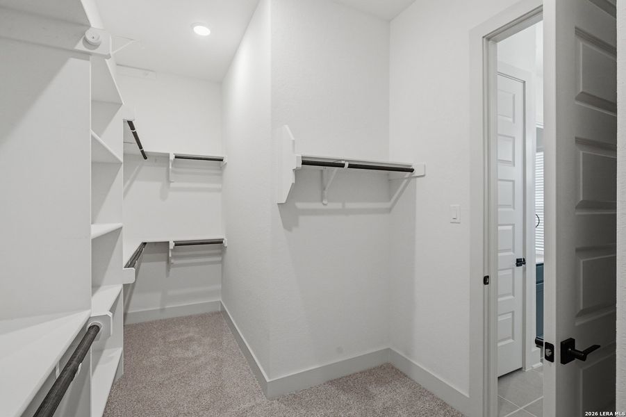 Spacious, unfurnished interior of a new home in Buffalo Crossing, Cibolo (Image 38).