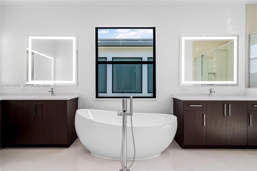 Furnished interior view inside a new home in , Boca Raton (Image 11).