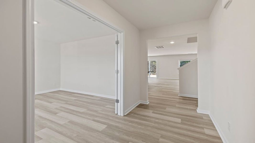 Spacious, unfurnished interior of a new home in Cedar Gap, Fountain Inn (Image 14).