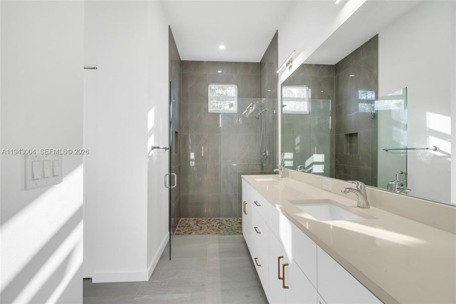 Furnished interior view inside a new home in , Lehigh Acres (Image 5).