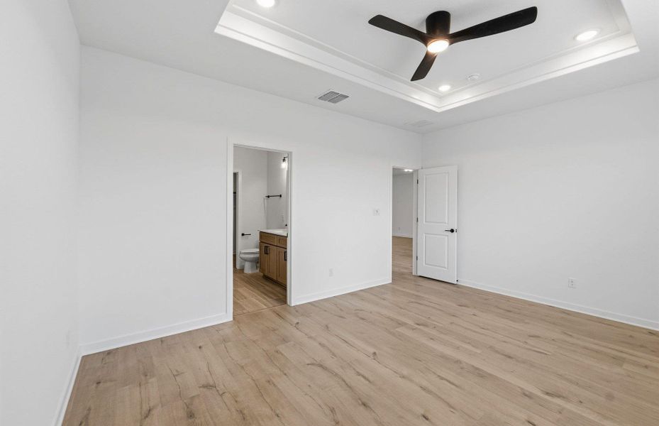Spacious, unfurnished interior of a new home in Sunfield, Buda (Image 19). Spacious, unfurnished interior of a new home in Sunfield, Buda (Image 19).