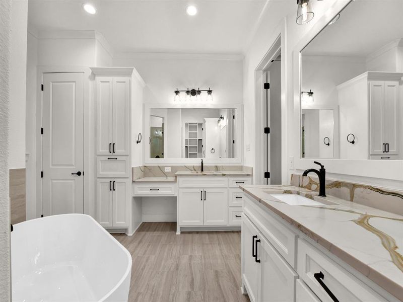 Furnished interior view inside a new home in , Weatherford (Image 33).