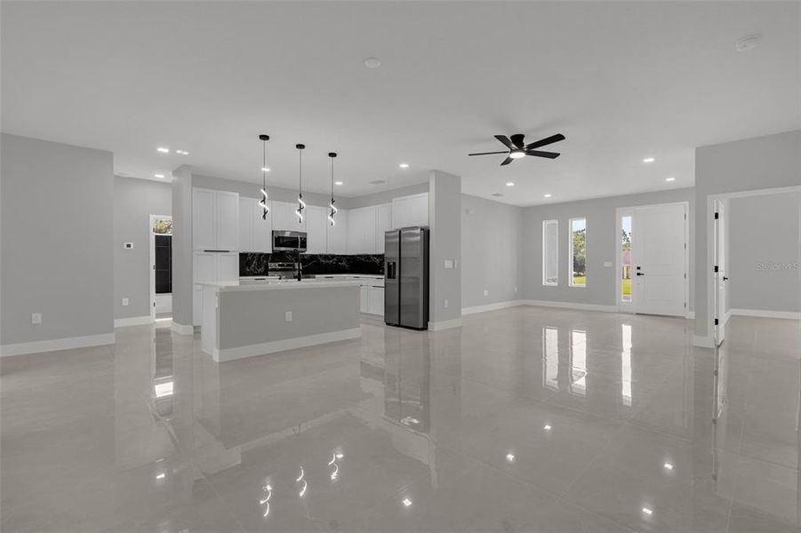 Spacious, unfurnished interior of a new home in , Ocala (Image 21).