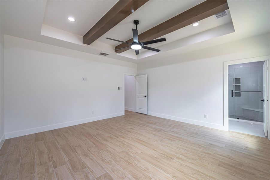 Spacious, unfurnished interior of a new home in , Dayton (Image 46).