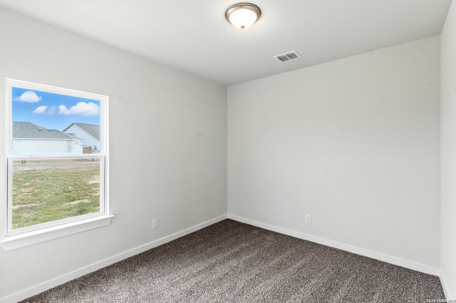 Spacious, unfurnished interior of a new home in Weltner Farms 50’s, New Braunfels (Image 25).