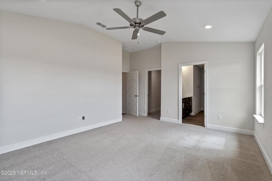 Spacious, unfurnished interior of a new home in Shadow Crest at Rolling Hills, Green Cove Springs (Image 18).