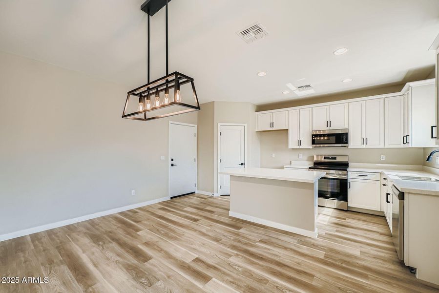 11 - 5523 Kitchen 11 - 5523 Kitchen