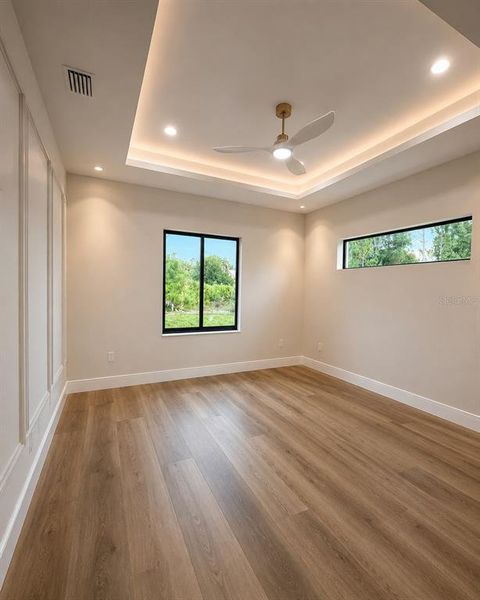 Spacious, unfurnished interior of a new home in , Port Charlotte (Image 7).