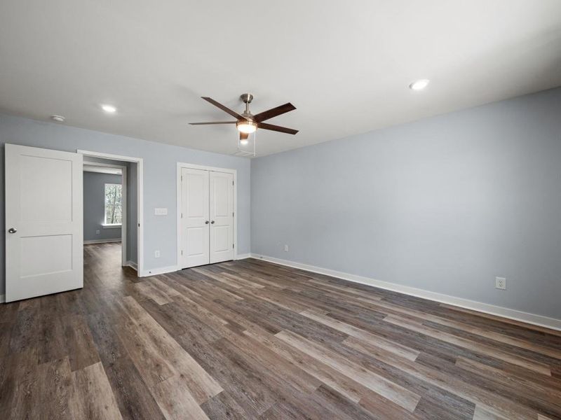 Spacious, unfurnished interior of a new home in , Gainesville (Image 17).