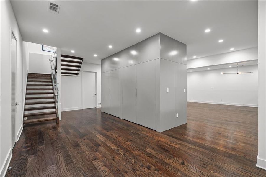 Spacious, unfurnished interior of a new home in , Atlanta (Image 20).