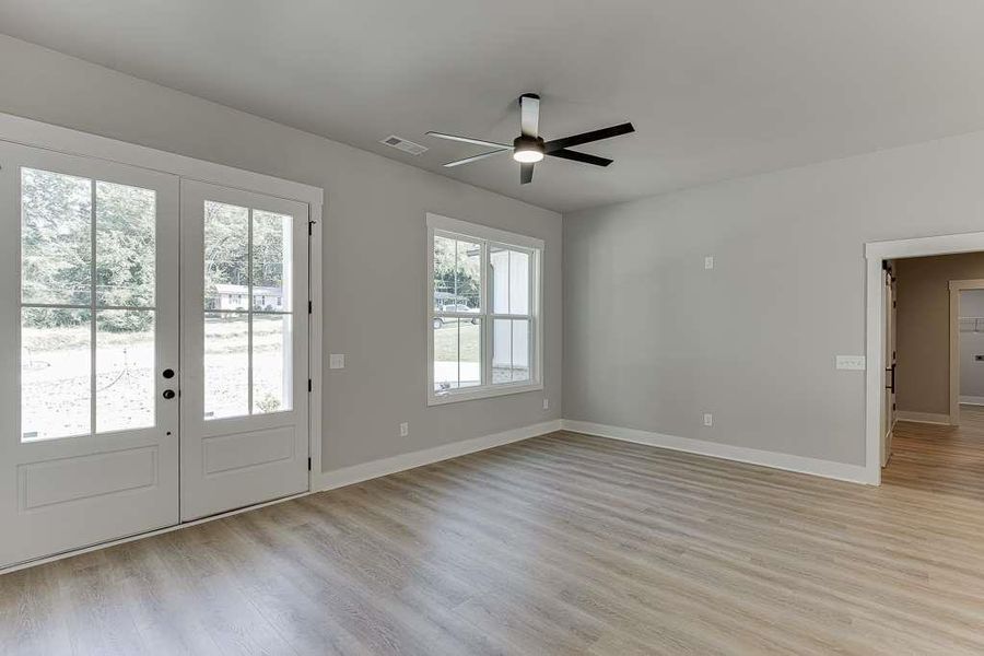 Spacious, unfurnished interior of a new home in , Jefferson (Image 28).