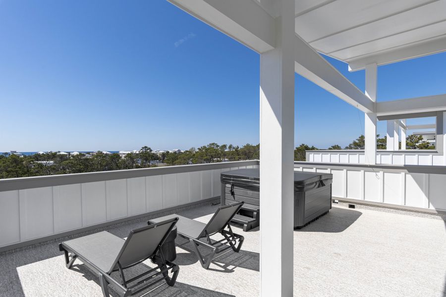 Exterior details and patio area of a home in Twin Palms, Inlet Beach (Image 33).