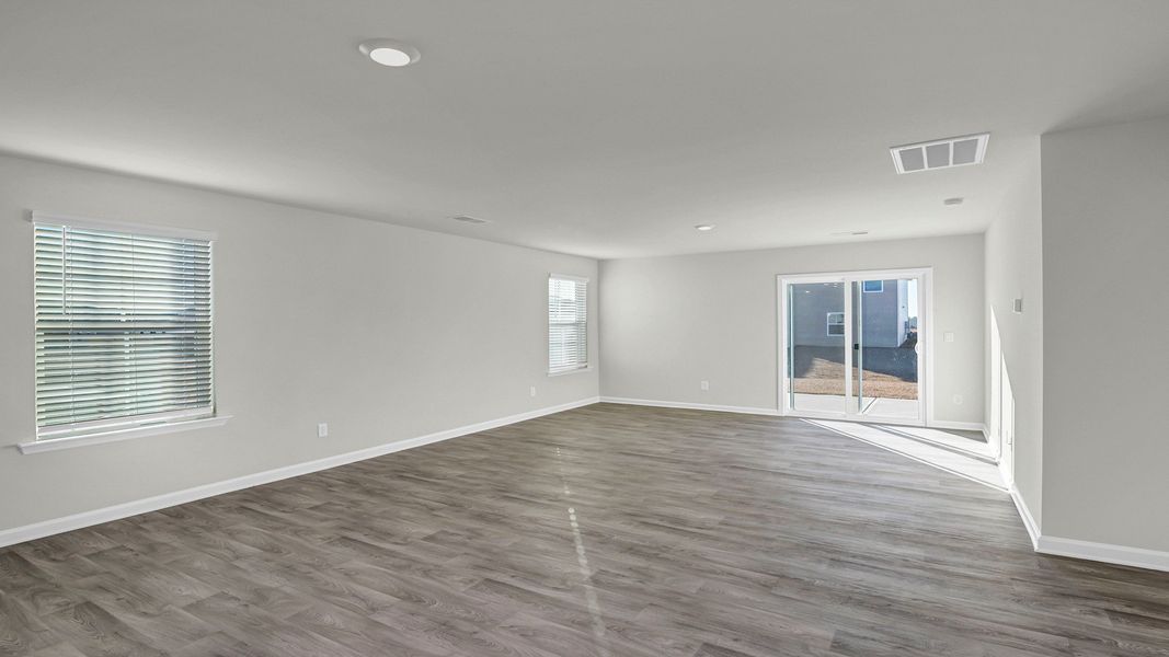 Spacious, unfurnished interior of a new home in Hunter's Branch, Hopkins (Image 18).
