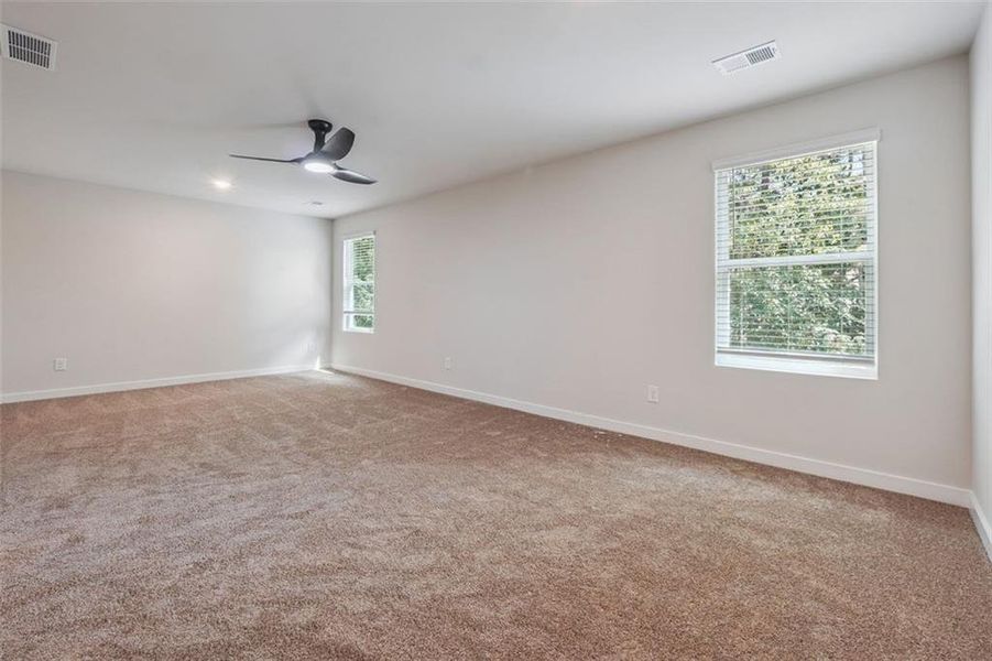 Spacious, unfurnished interior of a new home in Stonewall Station, Atlanta (Image 19).