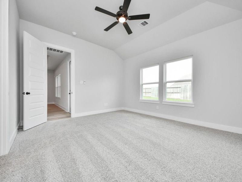 Spacious, unfurnished interior of a new home in Sunterra, Katy (Image 28). Spacious, unfurnished interior of a new home in Sunterra, Katy (Image 28).