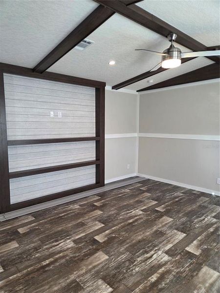 Spacious, unfurnished interior of a new home in , Plant City (Image 14).