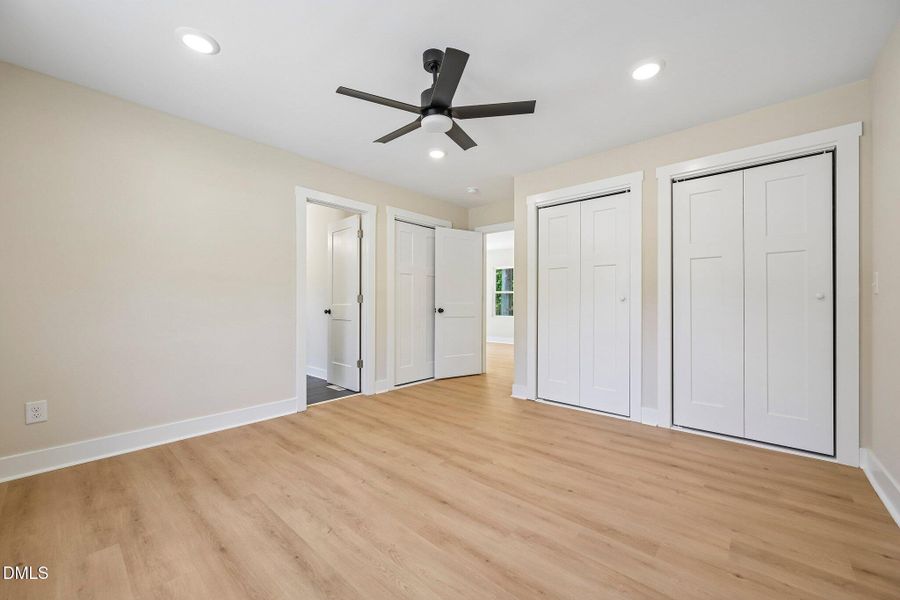 30-web-or-mls-Berwyn Ave-S1405-030
