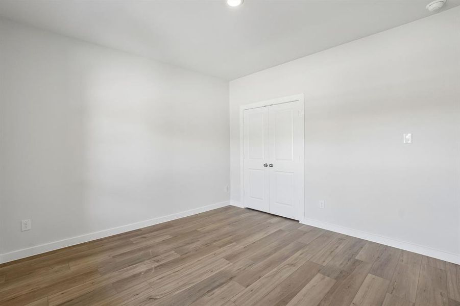 Spacious, unfurnished interior of a new home in Overland Grove, Forney (Image 16).