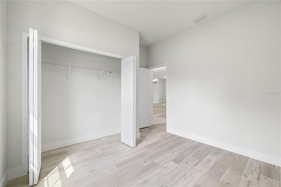 Spacious, unfurnished interior of a new home in , Citrus Springs (Image 12).