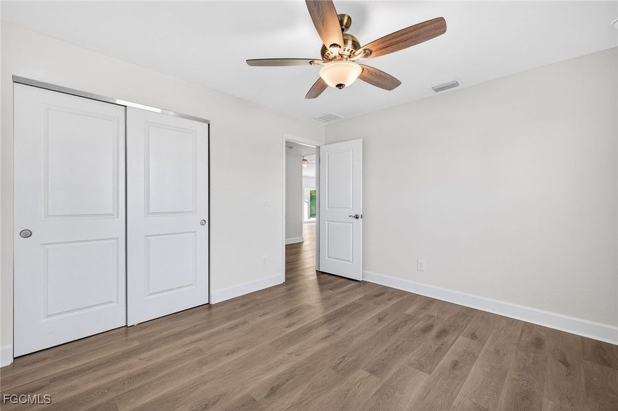 Spacious, unfurnished interior of a new home in Cape Coral, Cape Coral (Image 32).