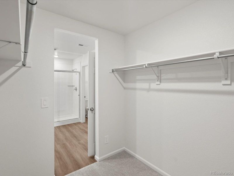 Spacious, unfurnished interior of a new home in Skyview at High Point, Aurora (Image 24).