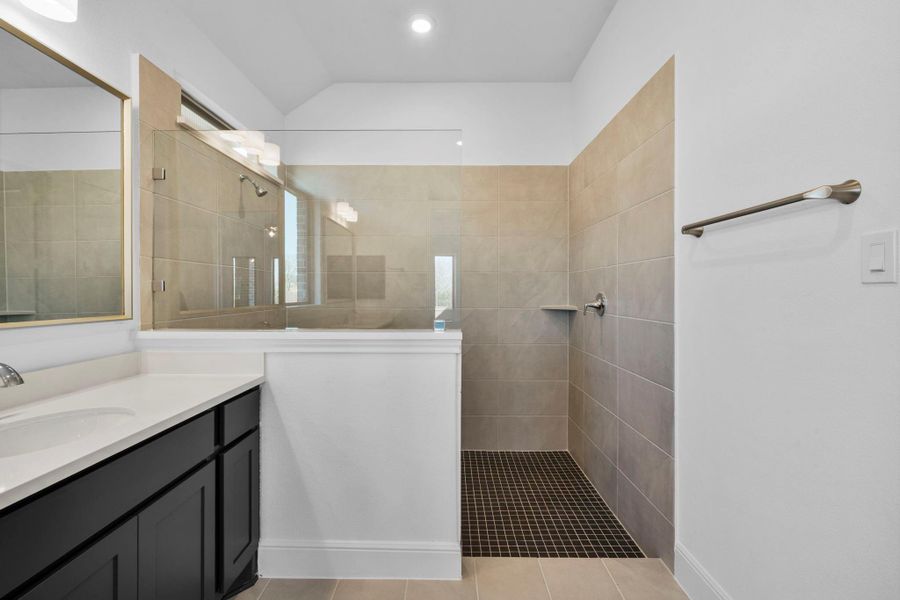 Furnished interior view inside a new home in Chambers Creek, Willis (Image 9).