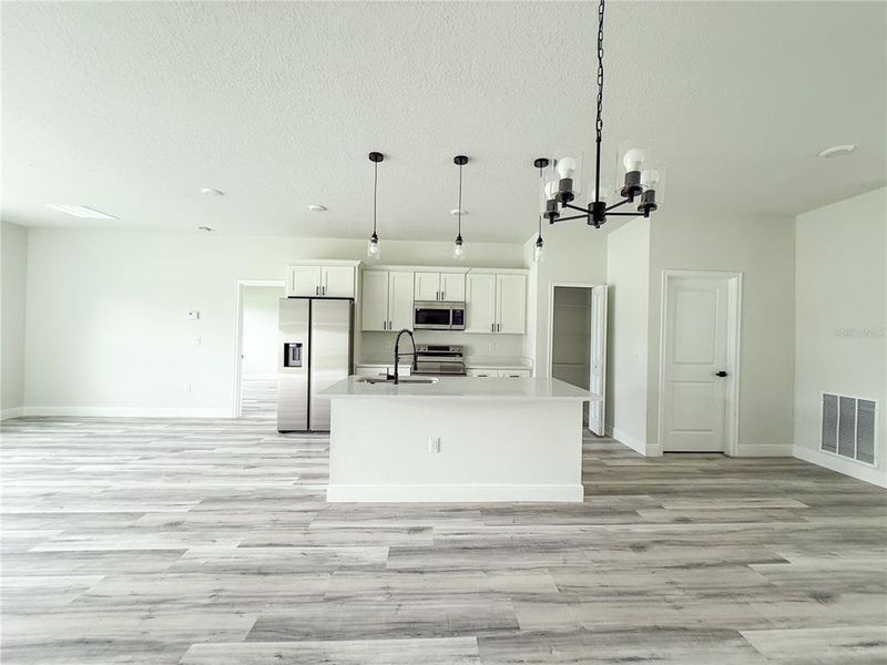 Spacious, unfurnished interior of a new home in , Ocala (Image 21).