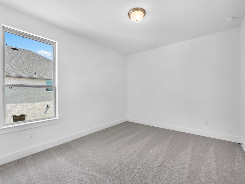 Spacious, unfurnished interior of a new home in Harvest Green, Richmond (Image 14).