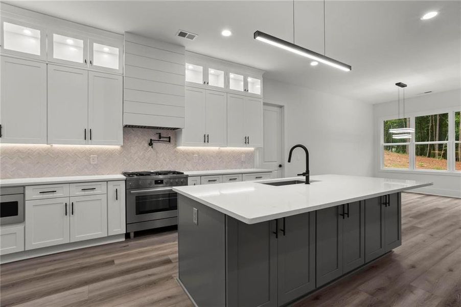 Furnished interior view inside a new home in , Jasper (Image 27).