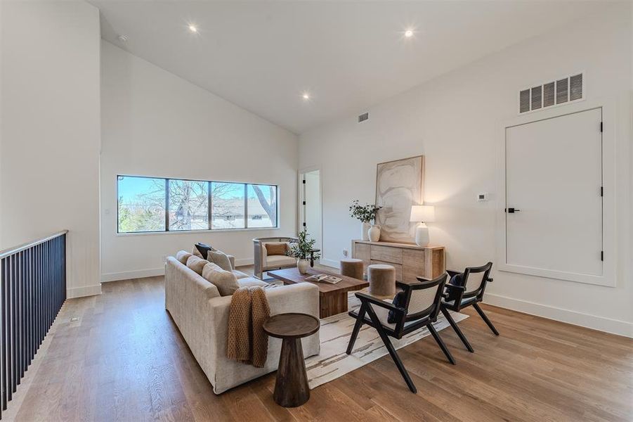 Furnished interior view inside a new home in , Dallas (Image 20).