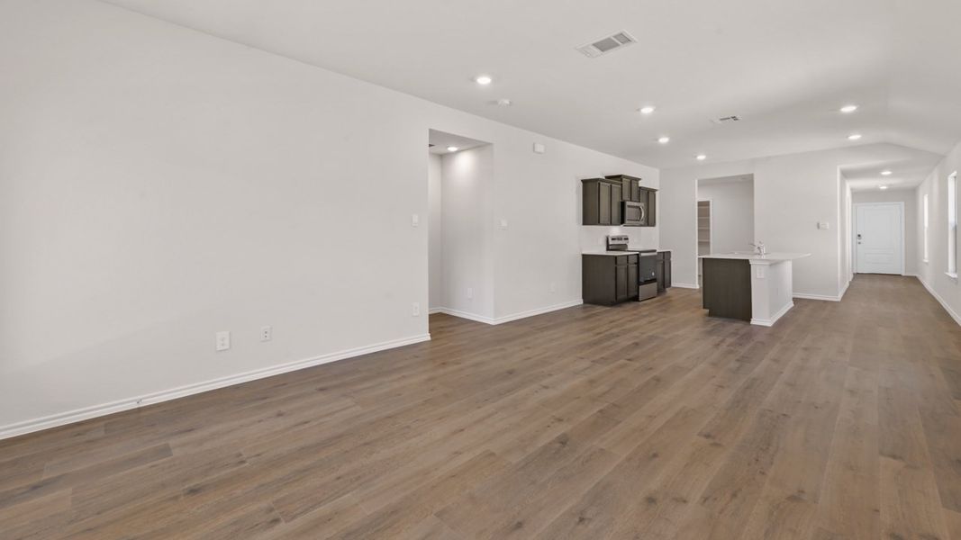 Spacious, unfurnished interior of a new home in Cartwright Ranch, Crandall (Image 20).
