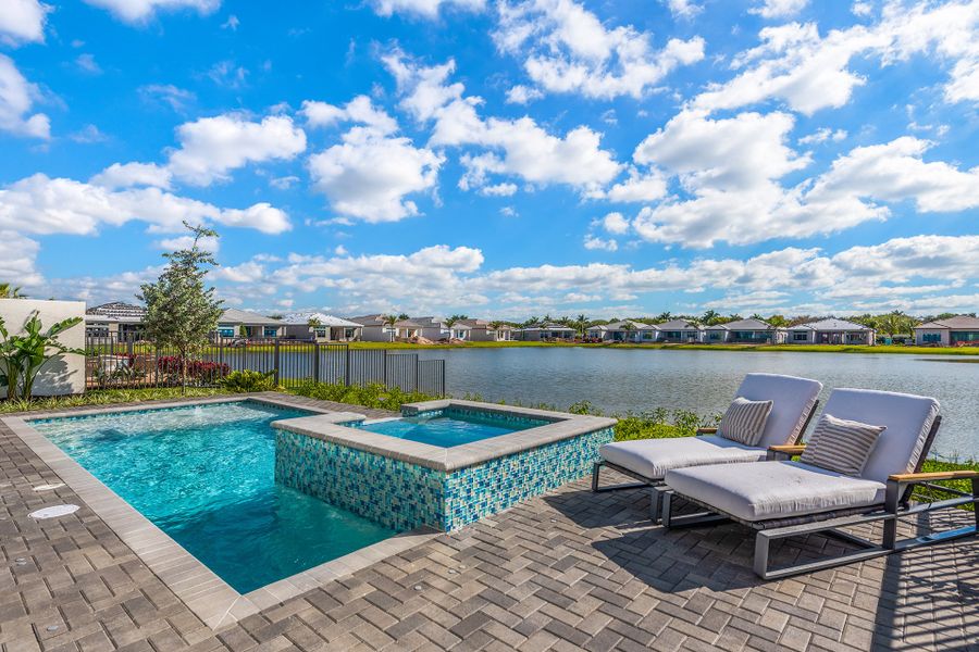 Community amenities associated with the Venice by GL Homes in Valencia Grand (55+), Boynton Beach (Image 35).