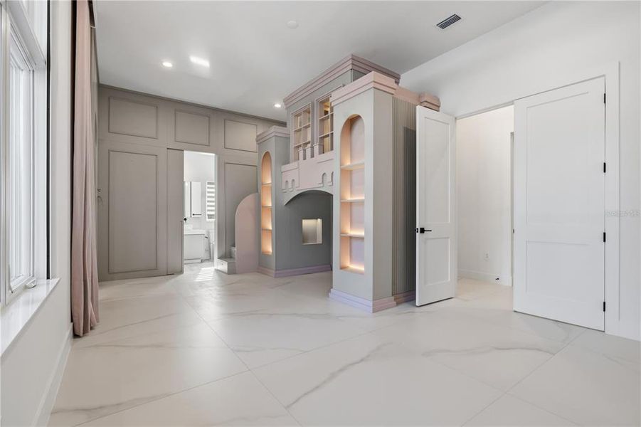 Spacious, unfurnished interior of a new home in , Montverde (Image 27).