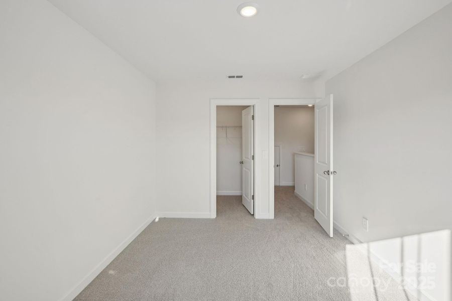 Spacious, unfurnished interior of a new home in Oxford Station, Salisbury (Image 18).
