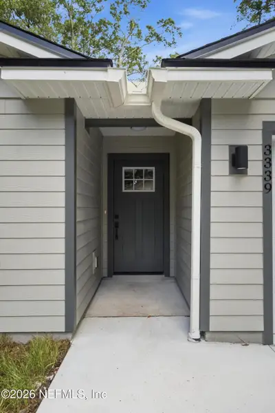 Exterior details and patio area of a home in , Jacksonville (Image 3).