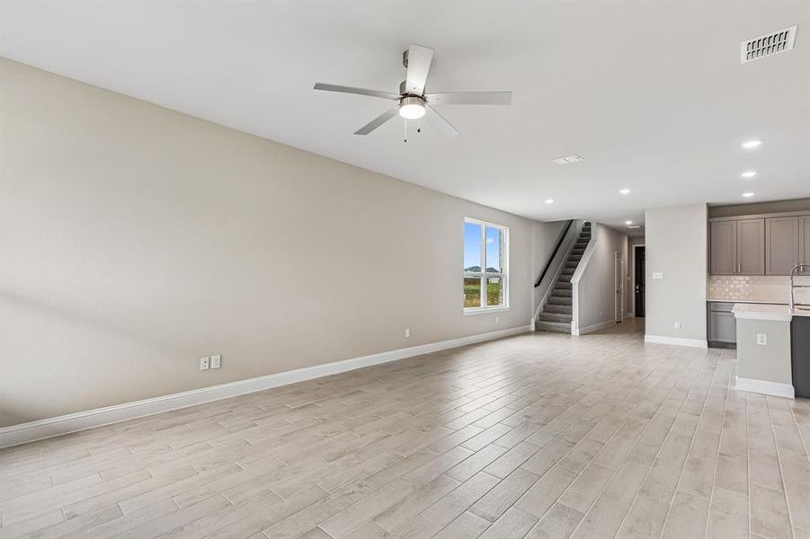 Spacious, unfurnished interior of a new home in Venetian, Weston (Image 12).