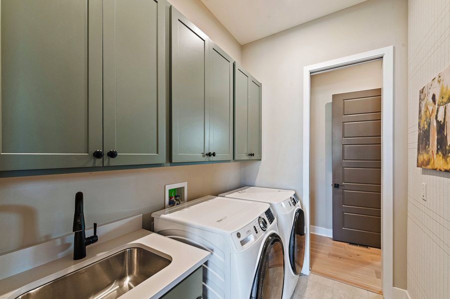 Representative furnished interior of a home built from the Winslow by Fischer Homes in Leeland Farms, Fuquay Varina (Image 17).