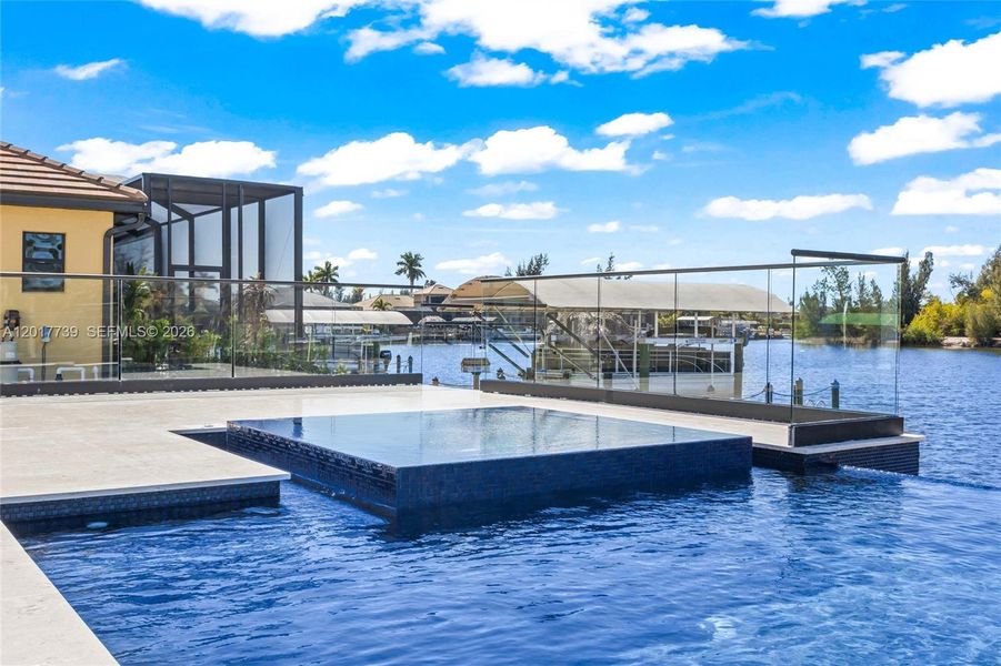 Community amenities in , Cape Coral (Image 37).