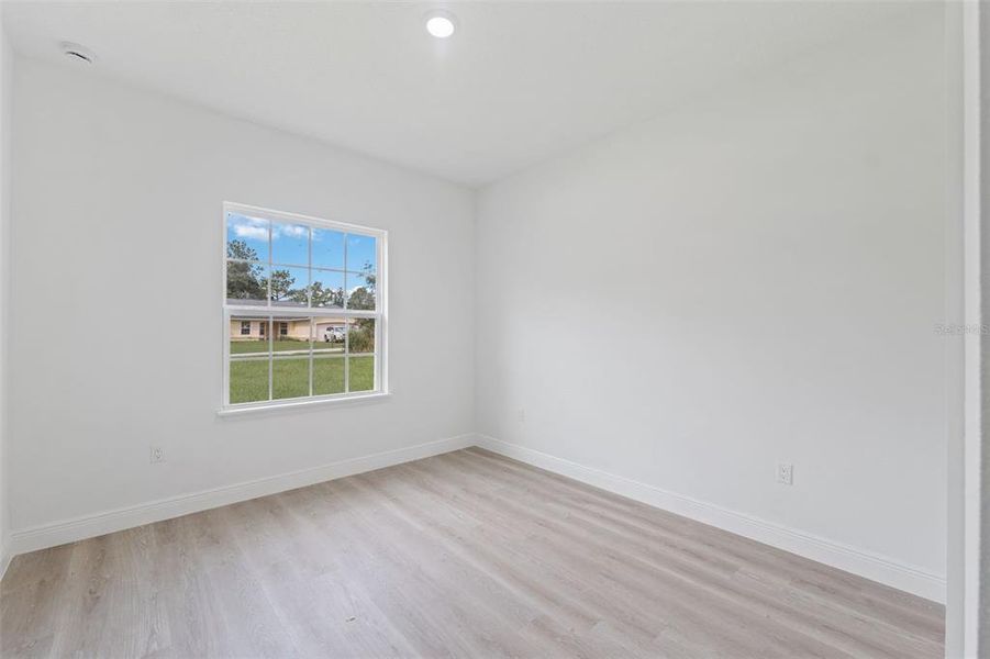 Spacious, unfurnished interior of a new home in , Ocala (Image 15).