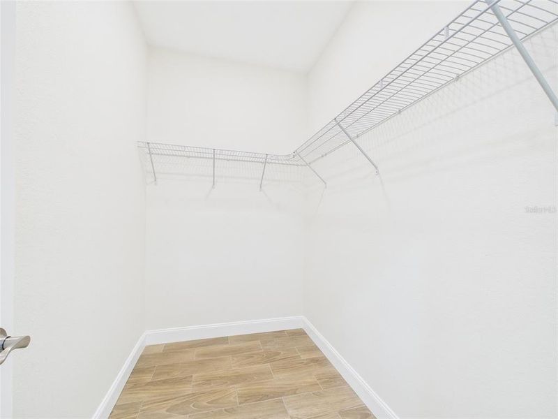 Spacious, unfurnished interior of a new home in , Fort Meade (Image 12).