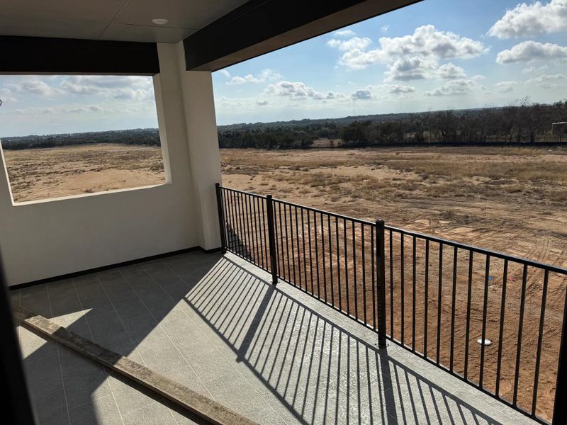 Lynmar II D Outdoor living area