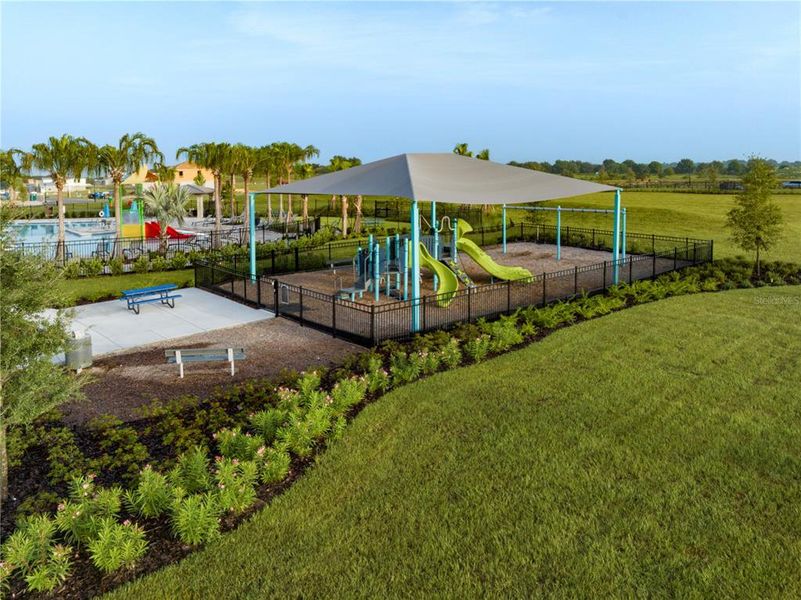 Image 7 of a home in Trinity Lakes.