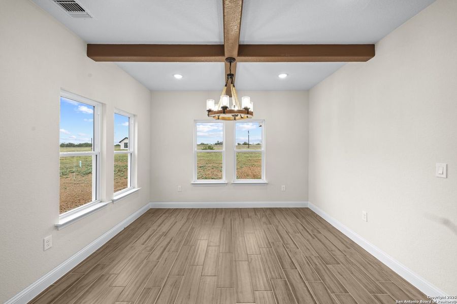 Spacious, unfurnished interior of a new home in , Floresville (Image 19).