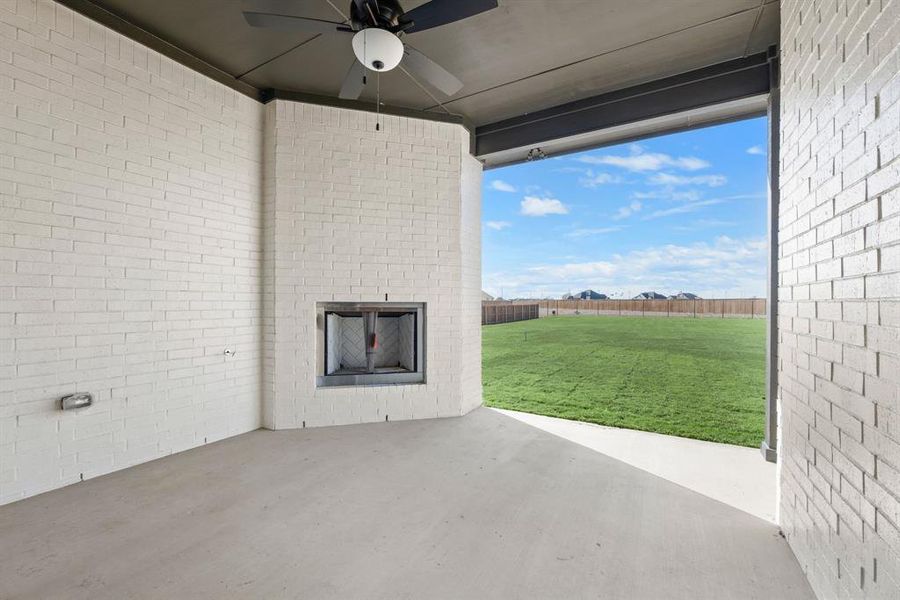 Exterior details and patio area of a home in Settlers Glen, New Fairview (Image 4).